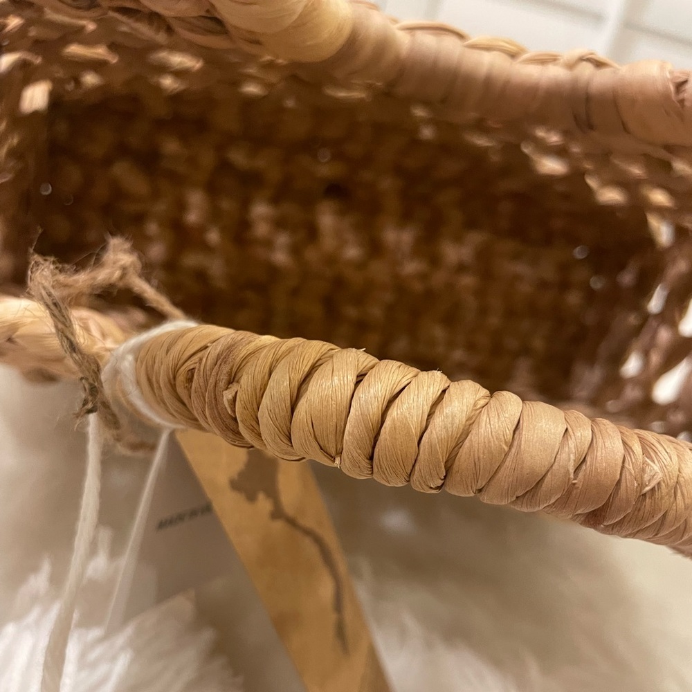 New! Wicker Basket Bag with bag tassels - Picture 5 of 5